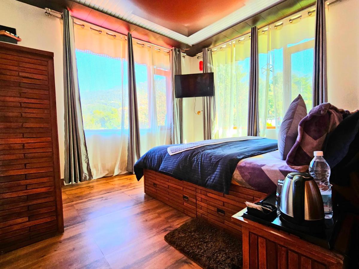 Hotel The Tulip Bir Zewnętrze zdjęcie